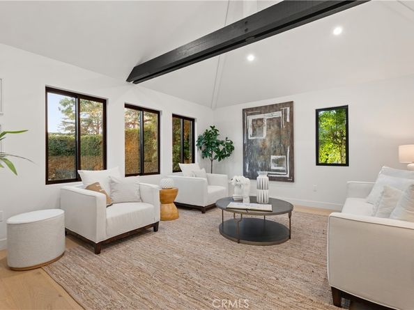 13541 Chandler Boulevard, Sherman Oaks CA 91401