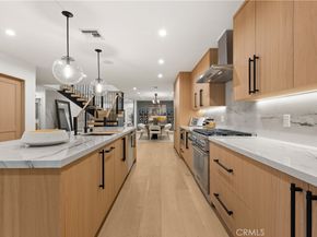 13541 Chandler Boulevard, Sherman Oaks CA 91401