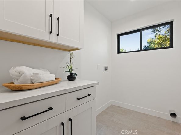 13541 Chandler Boulevard, Sherman Oaks CA 91401