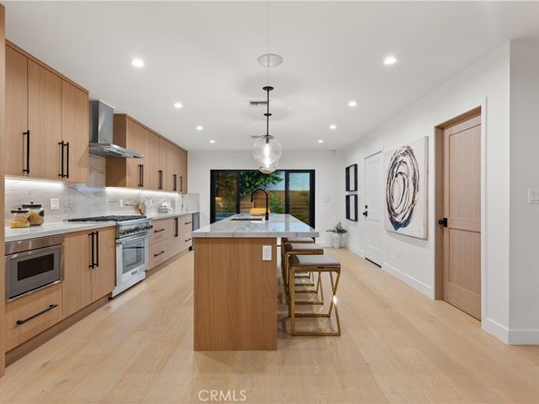 13541 Chandler Boulevard, Sherman Oaks CA 91401