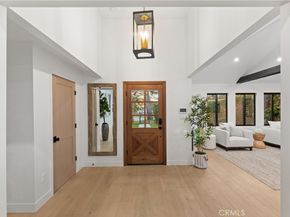 13541 Chandler Boulevard, Sherman Oaks CA 91401