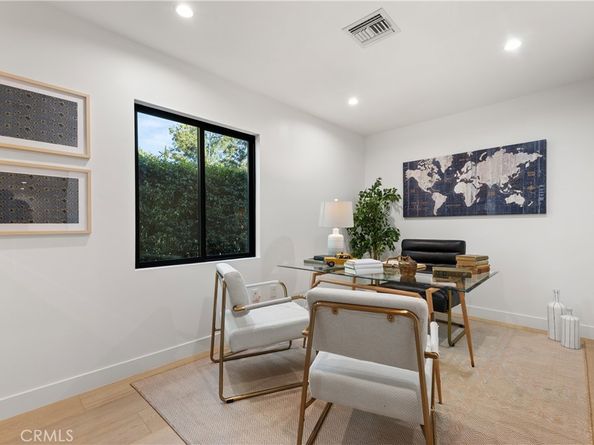 13541 Chandler Boulevard, Sherman Oaks CA 91401