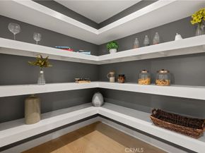 13541 Chandler Boulevard, Sherman Oaks CA 91401