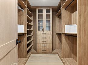 13541 Chandler Boulevard, Sherman Oaks CA 91401