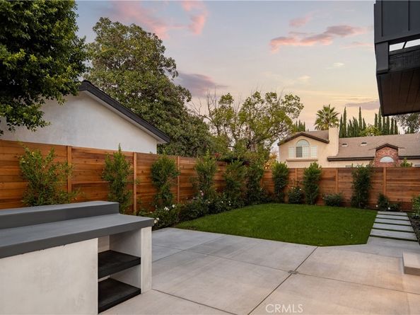 13541 Chandler Boulevard, Sherman Oaks CA 91401