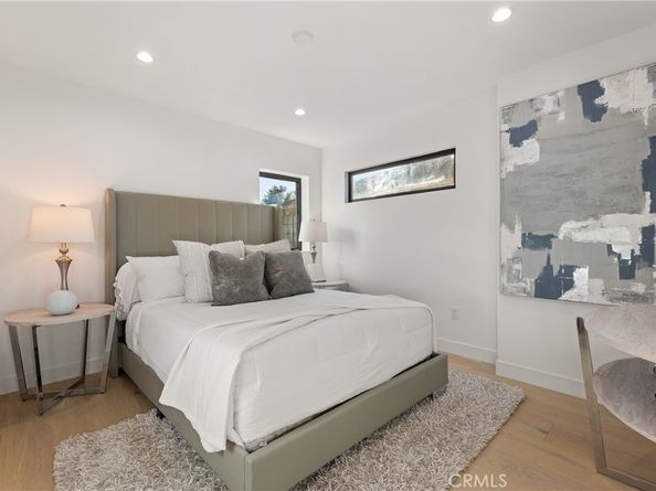 13541 Chandler Boulevard, Sherman Oaks CA 91401