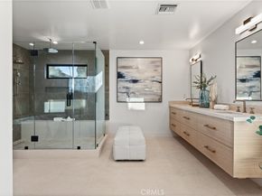 13541 Chandler Boulevard, Sherman Oaks CA 91401