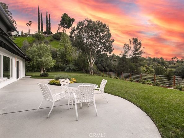 19291 Berclair Lane, Tarzana CA 91356