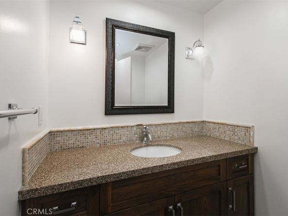 19291 Berclair Lane, Tarzana CA 91356