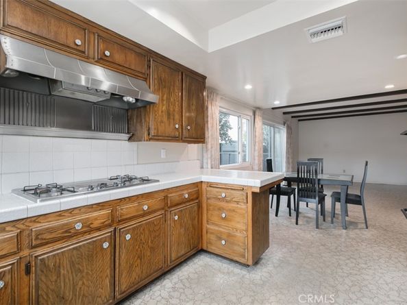 19291 Berclair Lane, Tarzana CA 91356