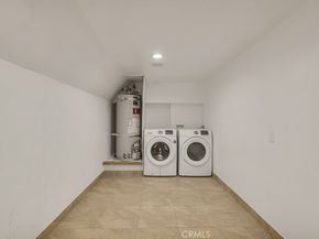 8958 Burnet Avenue E6, North Hills CA 91343