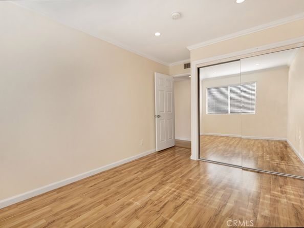 8958 Burnet Avenue E6, North Hills CA 91343