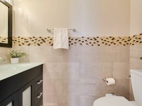 8958 Burnet Avenue E6, North Hills CA 91343