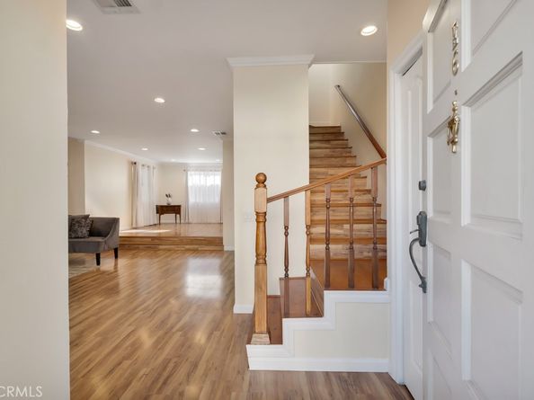 8958 Burnet Avenue E6, North Hills CA 91343