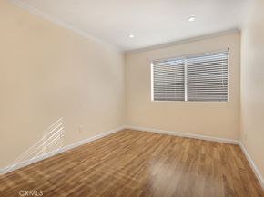 8958 Burnet Avenue E6, North Hills CA 91343