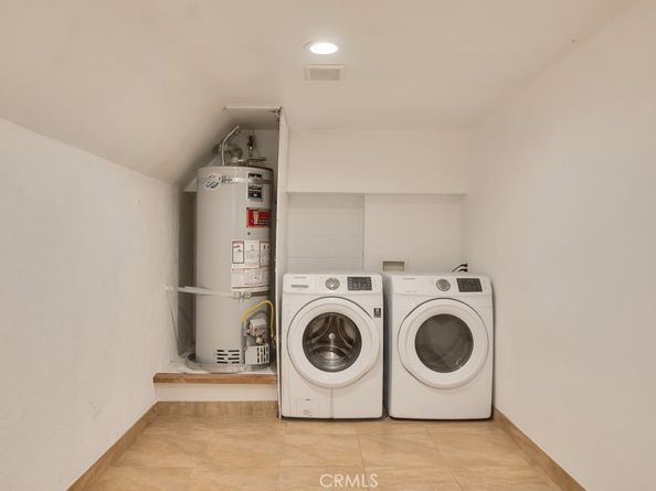 8958 Burnet Avenue E6, North Hills CA 91343