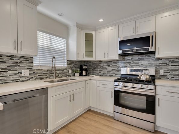 8958 Burnet Avenue E6, North Hills CA 91343