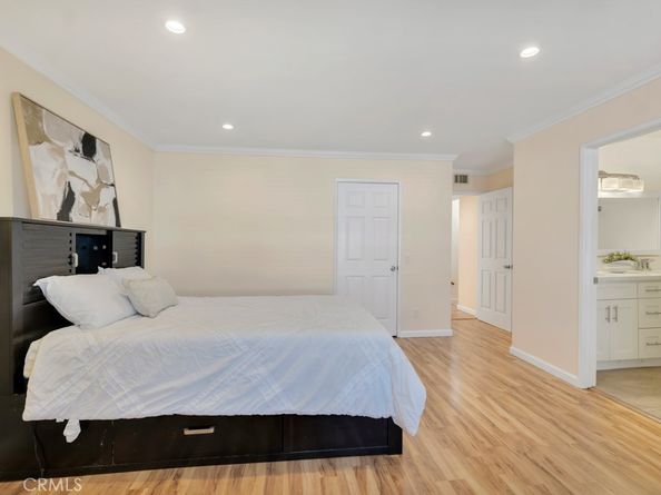 8958 Burnet Avenue E6, North Hills CA 91343