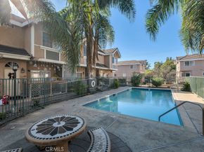 8958 Burnet Avenue E6, North Hills CA 91343