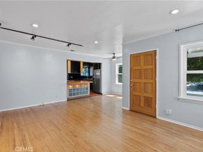 6443 Bakman, North Hollywood CA 91606