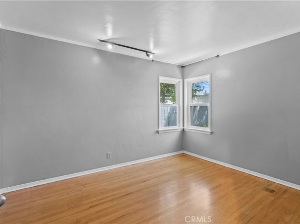 6443 Bakman, North Hollywood CA 91606