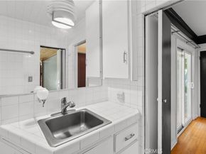 6443 Bakman, North Hollywood CA 91606