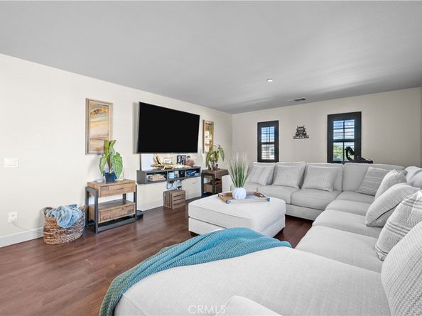 7925 Hemingway Court, Fontana CA 92336