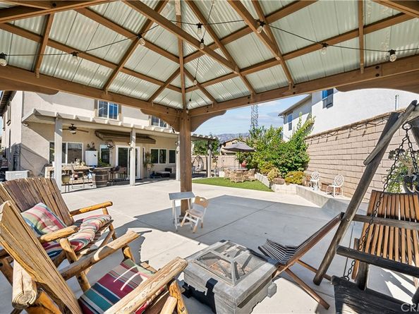 7925 Hemingway Court, Fontana CA 92336