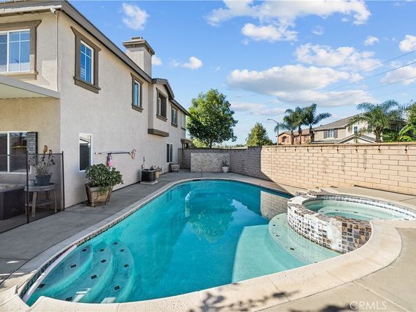 7925 Hemingway Court, Fontana CA 92336