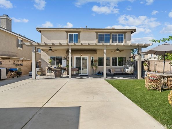 7925 Hemingway Court, Fontana CA 92336