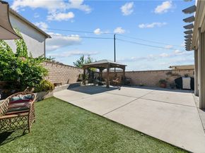 7925 Hemingway Court, Fontana CA 92336