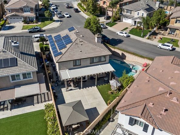 7925 Hemingway Court, Fontana CA 92336