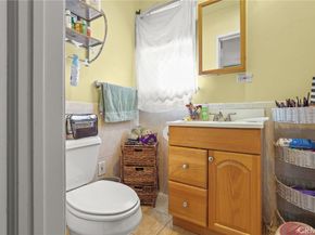 15719 Vose Street, Lake Balboa CA 91406