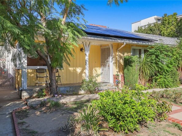 15719 Vose Street, Lake Balboa CA 91406