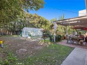 15719 Vose Street, Lake Balboa CA 91406