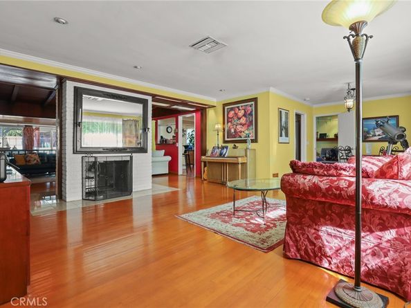 15719 Vose Street, Lake Balboa CA 91406