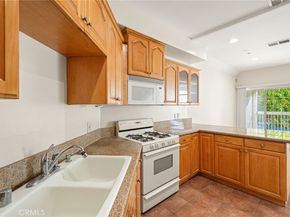 1201 Ave Viola 104, Glendale CA 91202