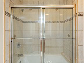 1201 Ave Viola 104, Glendale CA 91202