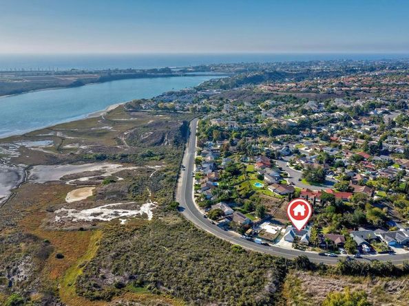 4876 Park Dr., Carlsbad CA 92008