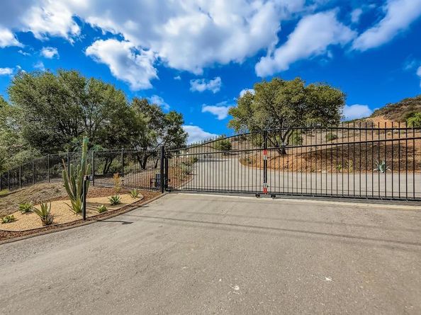 28720 N Twin Oaks Valley Road, Bonsall CA 92003