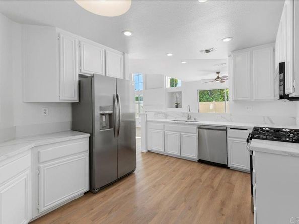 1275 Natoma Way B, Oceanside CA 92057