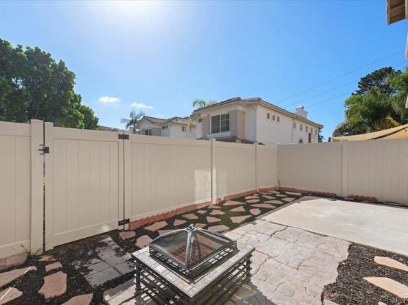 1275 Natoma Way B, Oceanside CA 92057