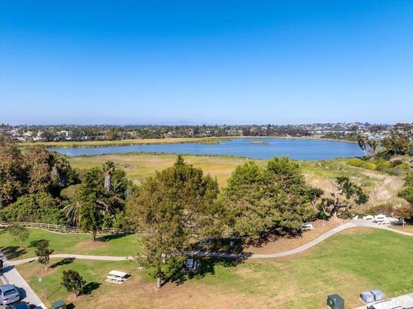 2517 State Street, Carlsbad CA 92008