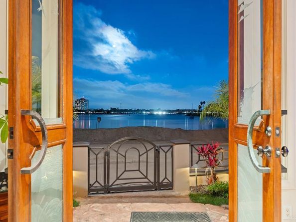 2741 Bayside Walk, San Diego CA 92109