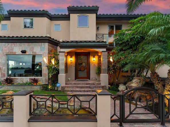 2741 Bayside Walk, San Diego CA 92109