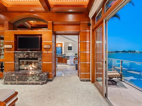 2741 Bayside Walk, San Diego CA 92109