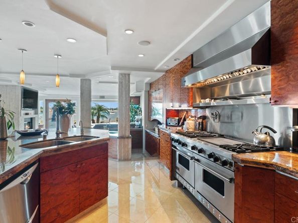 2741 Bayside Walk, San Diego CA 92109