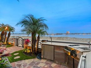 2741 Bayside Walk, San Diego CA 92109