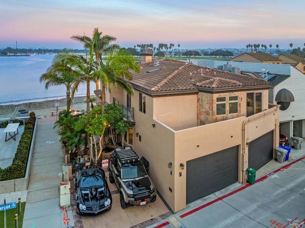 2741 Bayside Walk, San Diego CA 92109