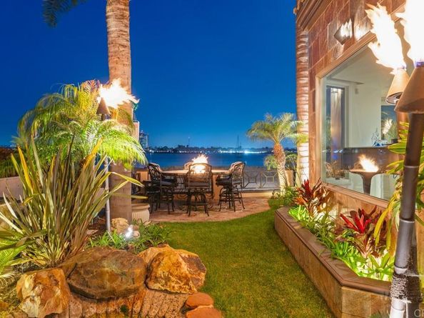 2741 Bayside Walk, San Diego CA 92109